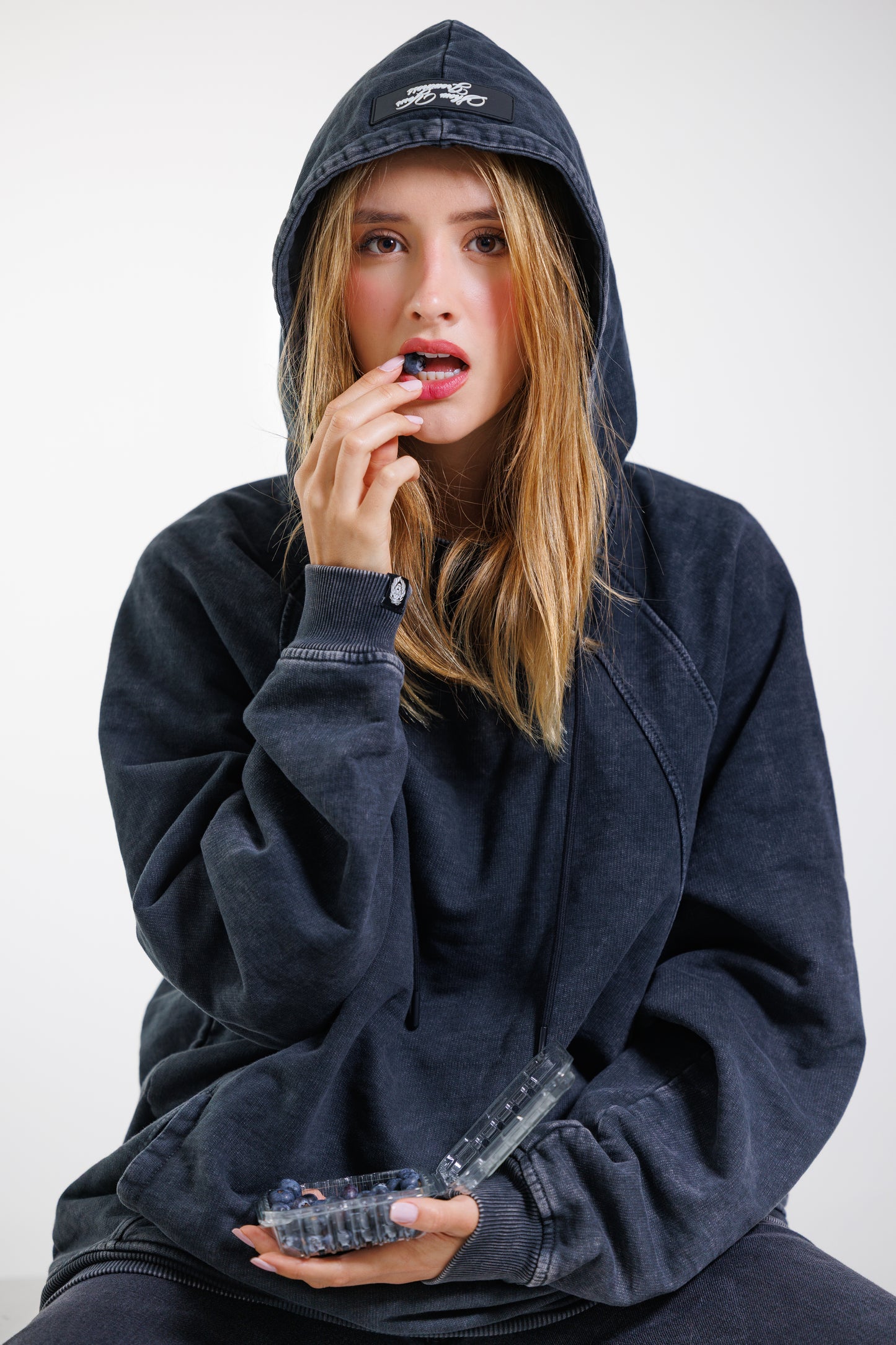 Hoodie Unbroken Classic - Black Acid Wash - Women