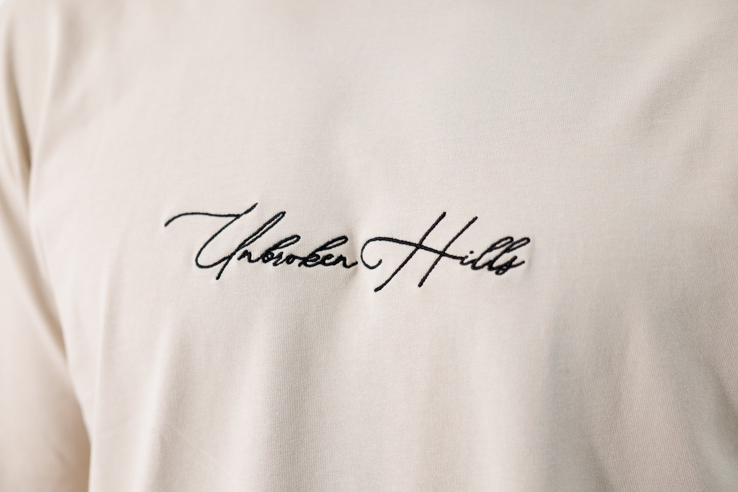 Camiseta Unbroken Hills - 250 gramos - Oversize