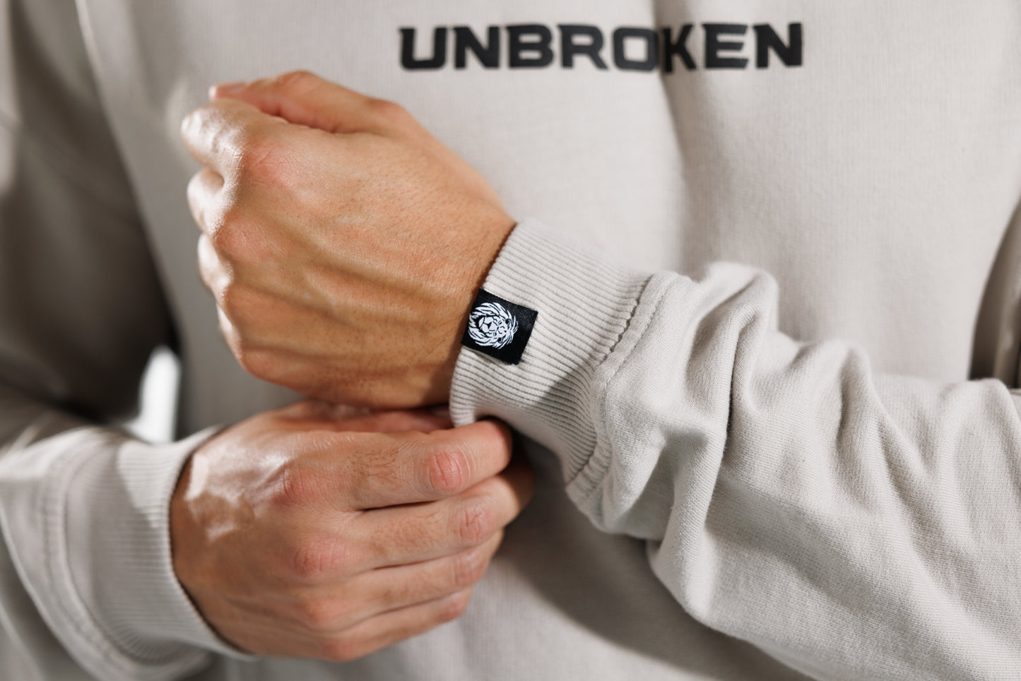 Hoodie 305 gramos Classic: 100% Algodón peruano -leon