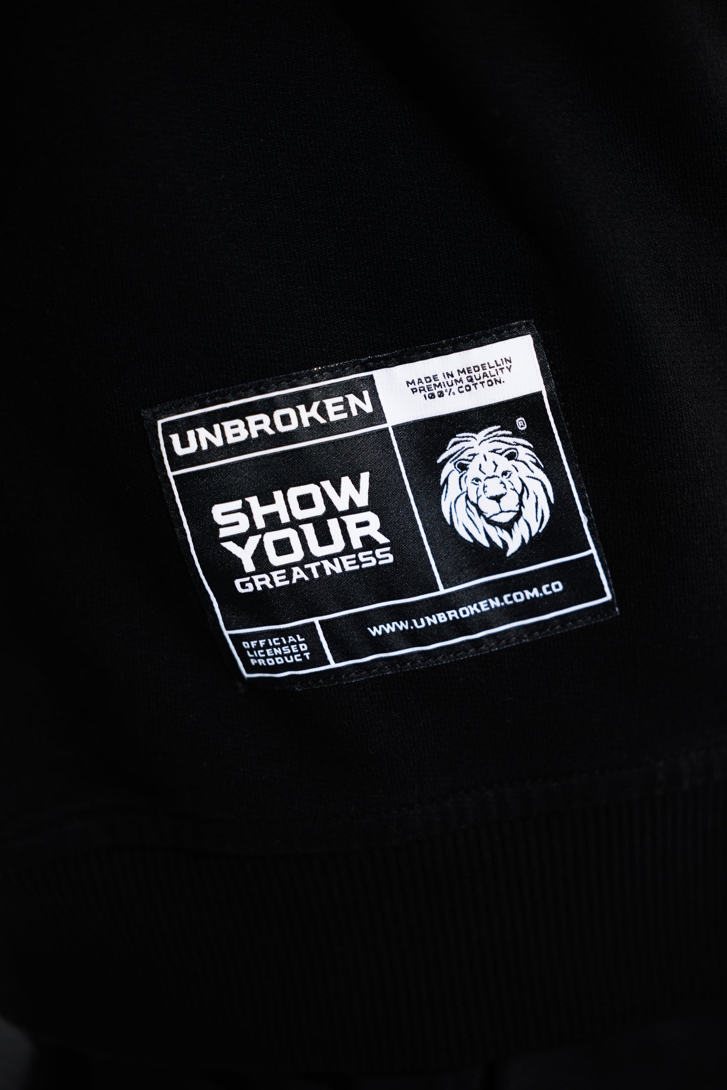 Hoodie_305_gramos_voyage_100_Algod_n_peruano - marquilla