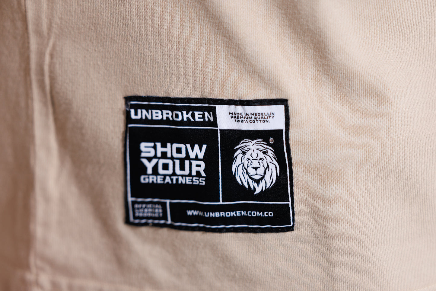 Camiseta Classic 250 gramos Semi-Oversize: Más que un básico -Beige