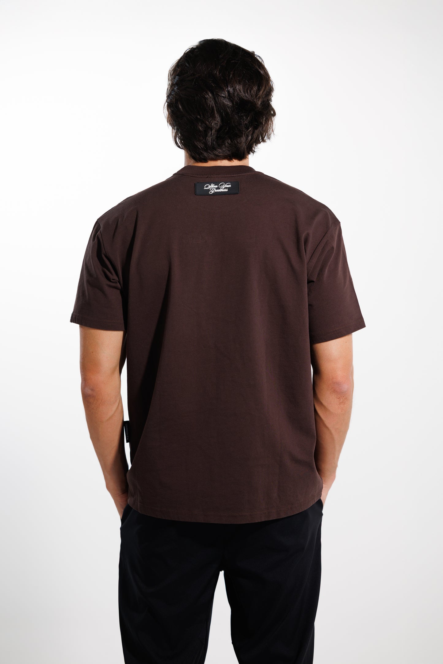 Camiseta Classic 250 gramos Semi-Oversize: Más que un básico -Dark brown