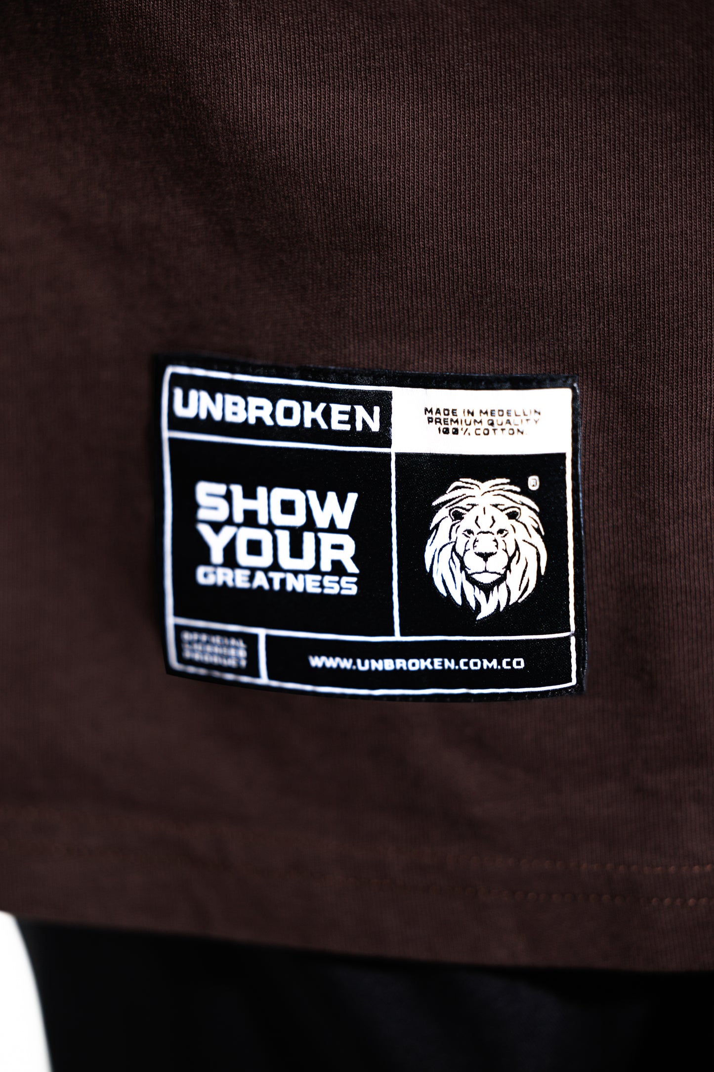 Camiseta Classic 250 gramos Semi-Oversize: Más que un básico -Dark brown