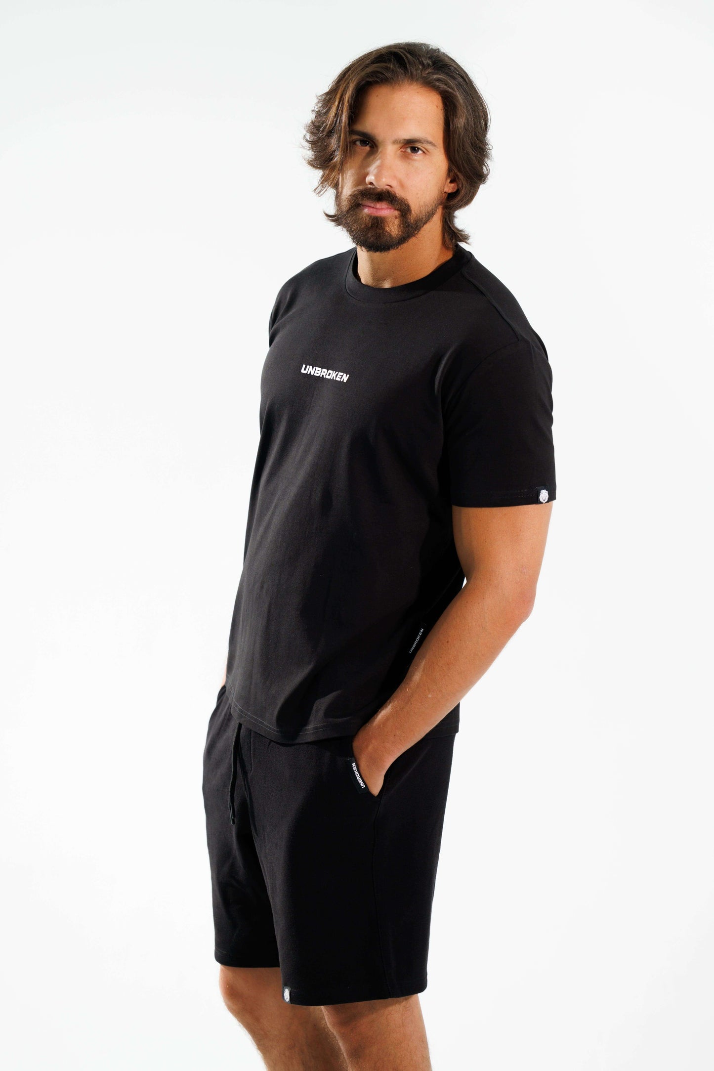Camiseta Basic 190 gramos regular fit: La Elegancia de lo Esencial - Unbroken