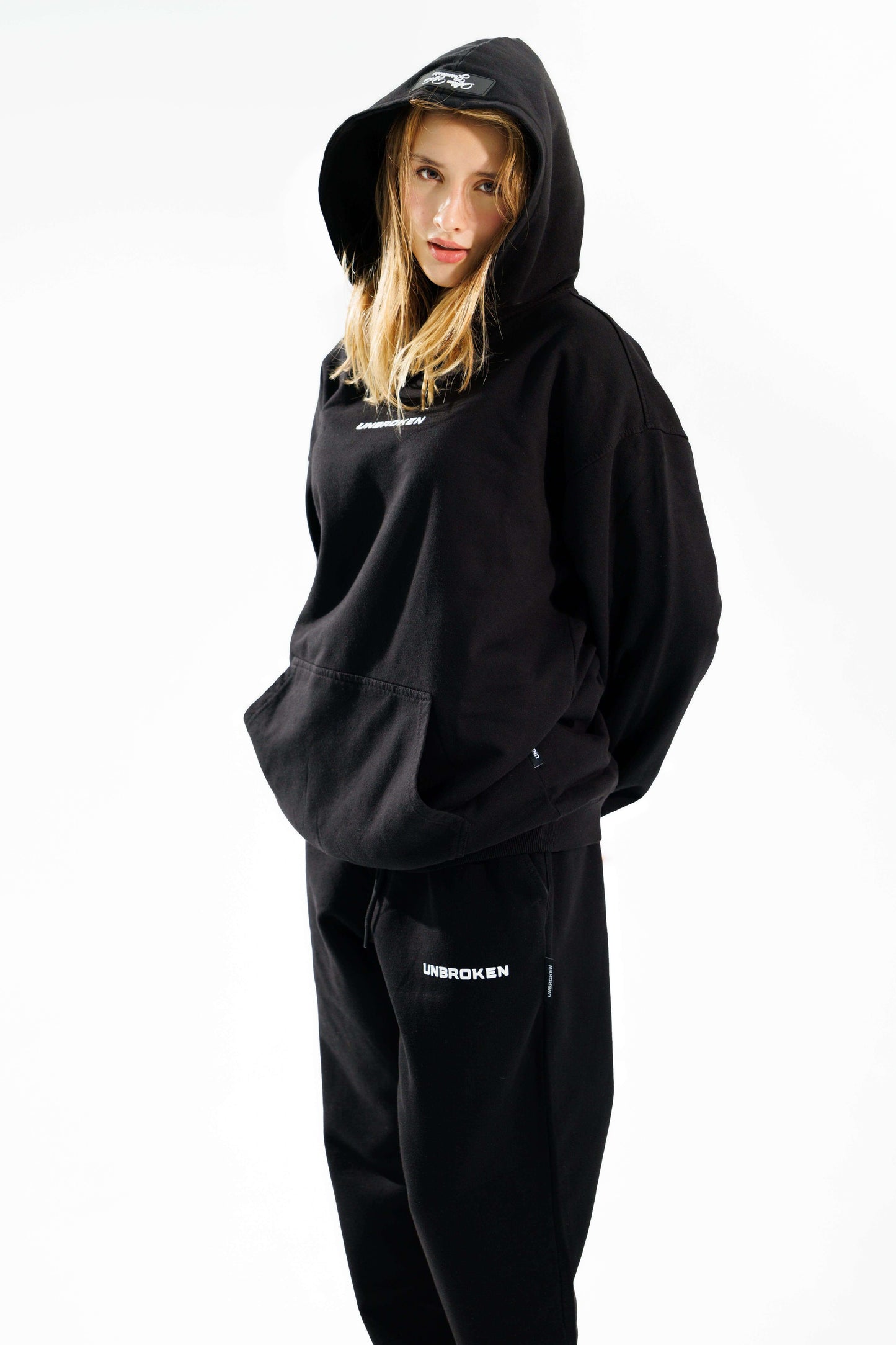 Hoodie 375 gramos New Beginnings:100% Algodón peruano - Unbroken