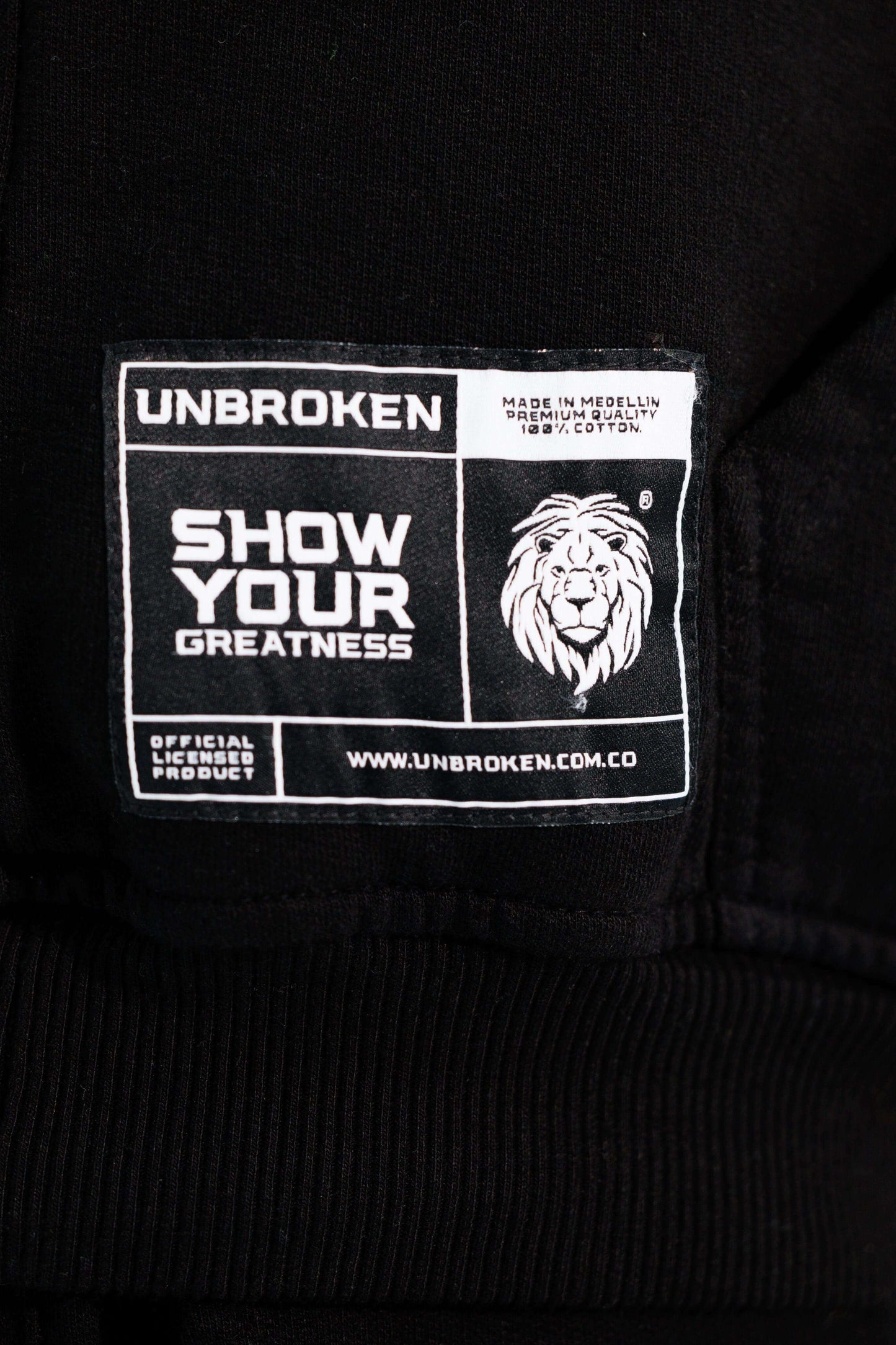 Hoodie 375 gramos New Beginnings: 100% Algodón peruano - Unbroken