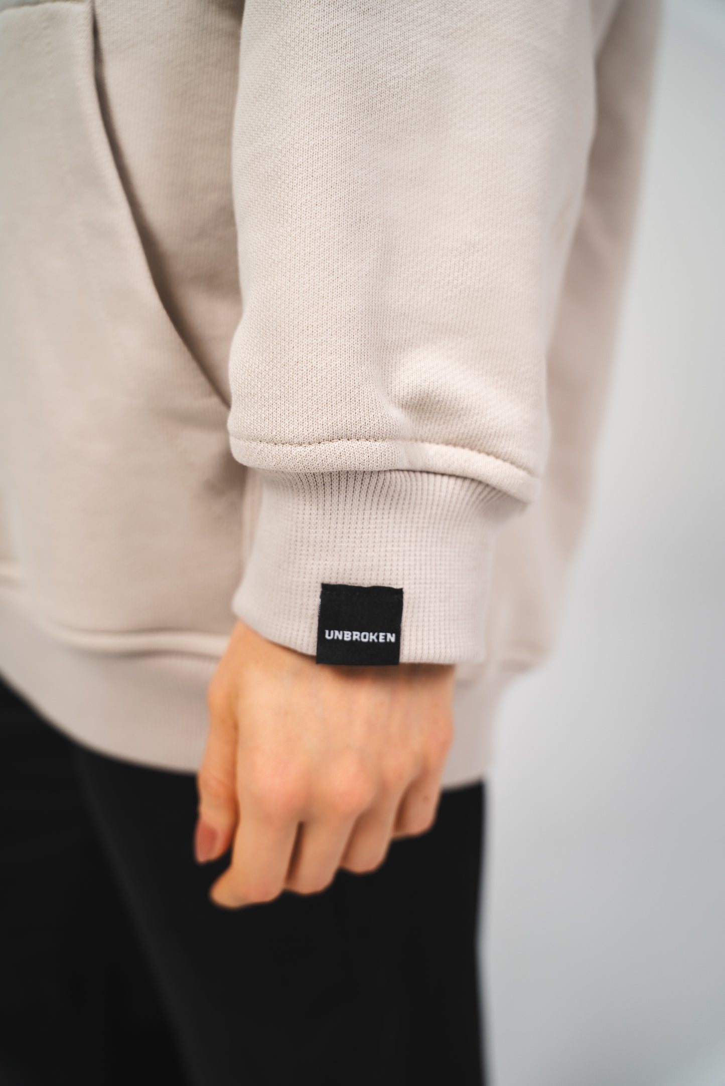 HOODIE UNBROKEN DREAM - 420 GRAMOS - MUJER