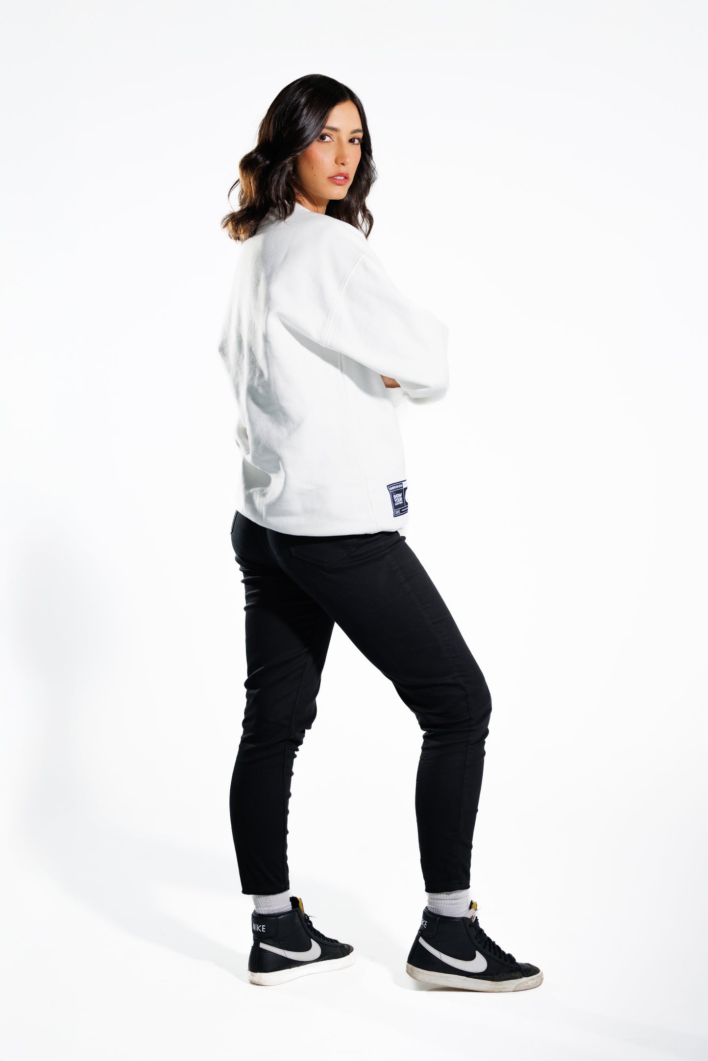 Hoodie - buso blanco mujer -lado derecho