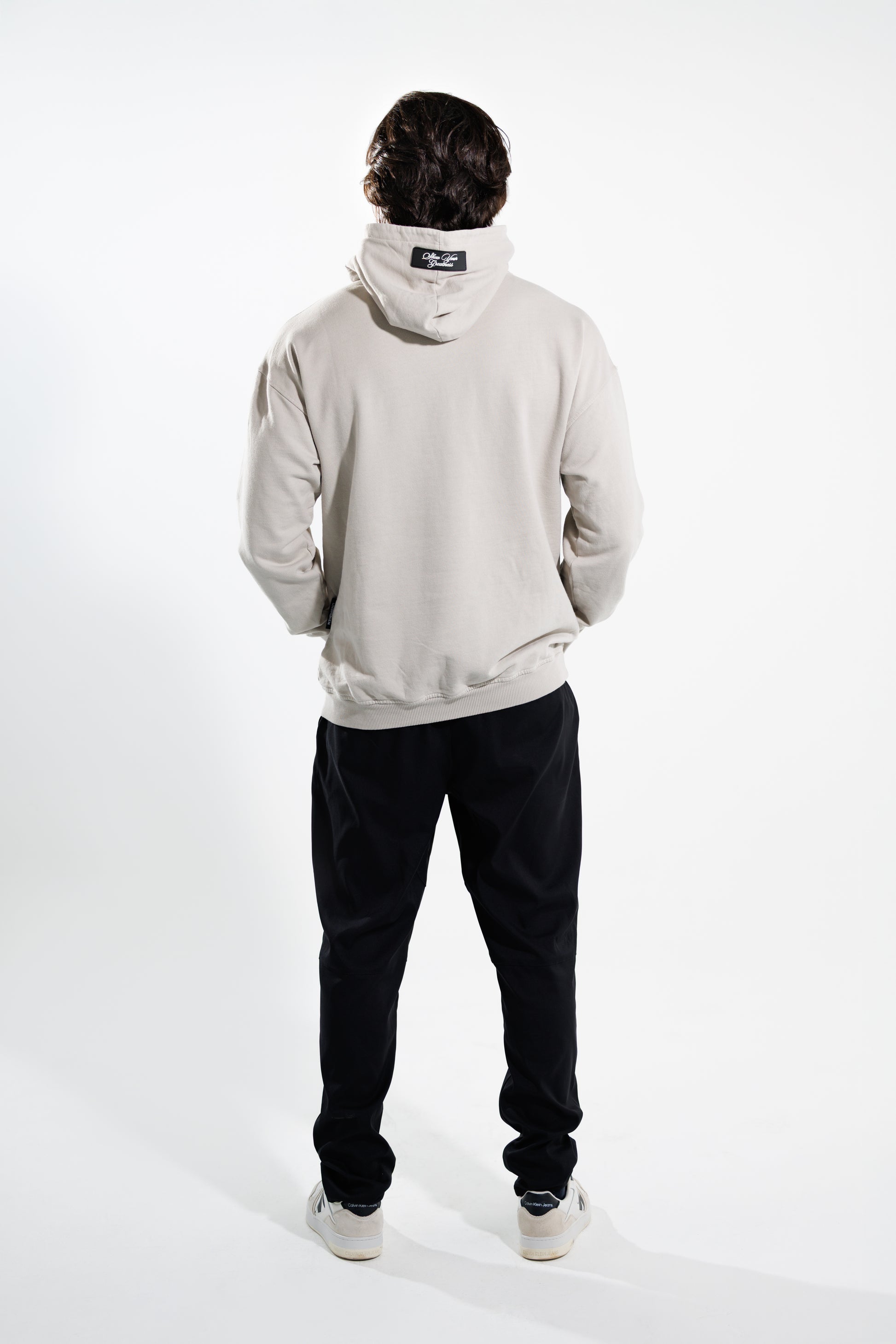 Hoodie 305 gramos Classic: 100% Algodón peruano -espalda