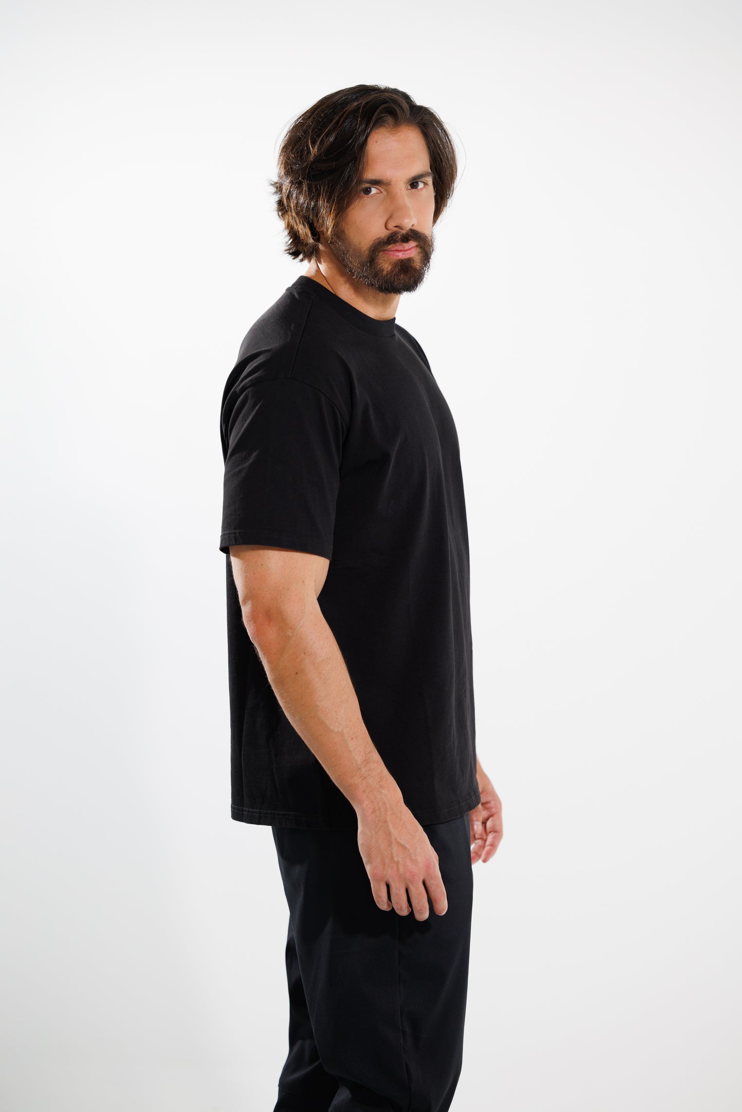 Camiseta Basic 250 gramos Semi-Oversize: Más que un básico - Black