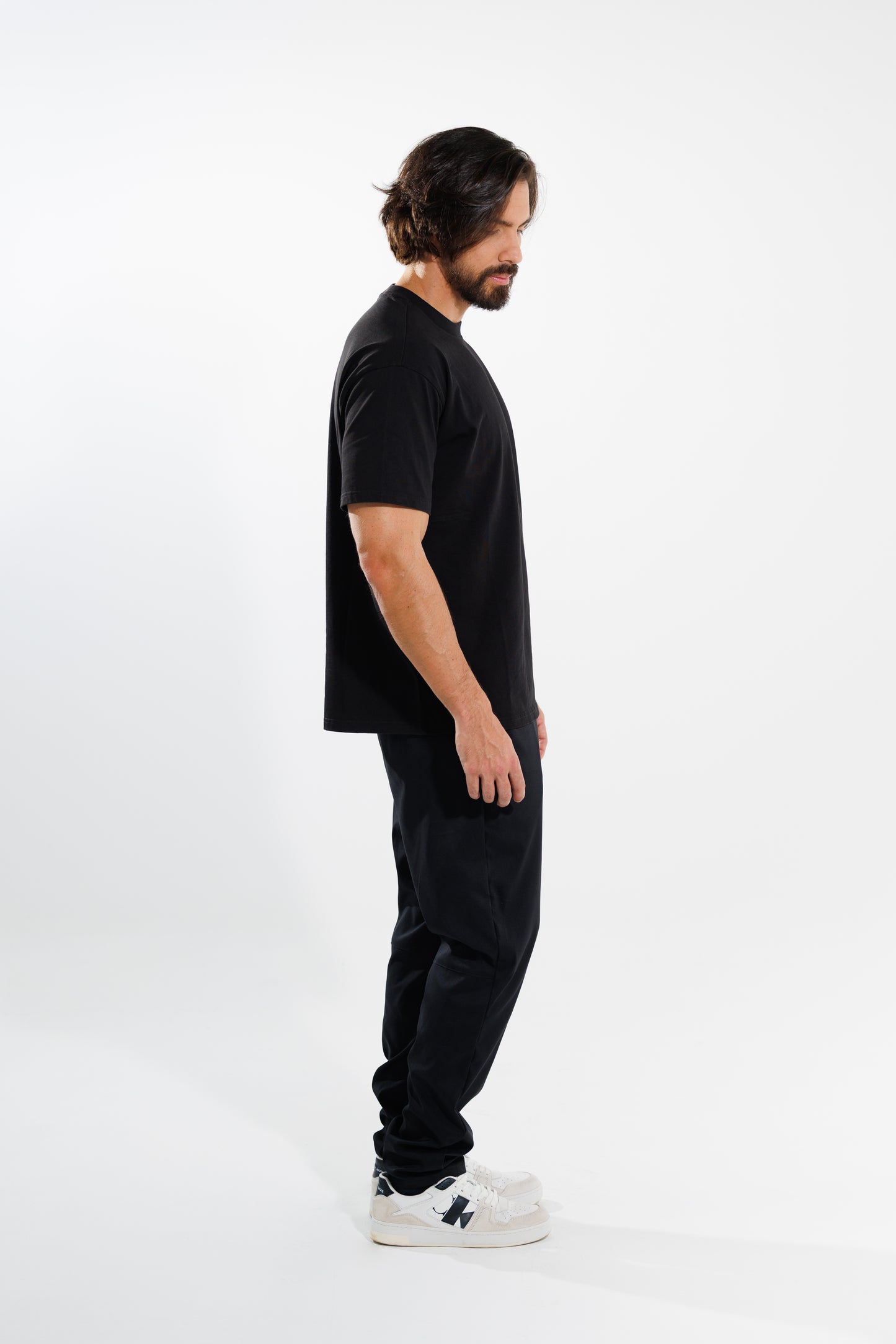 Camiseta Basic 250 gramos Semi-Oversize: Más que un básico - Black