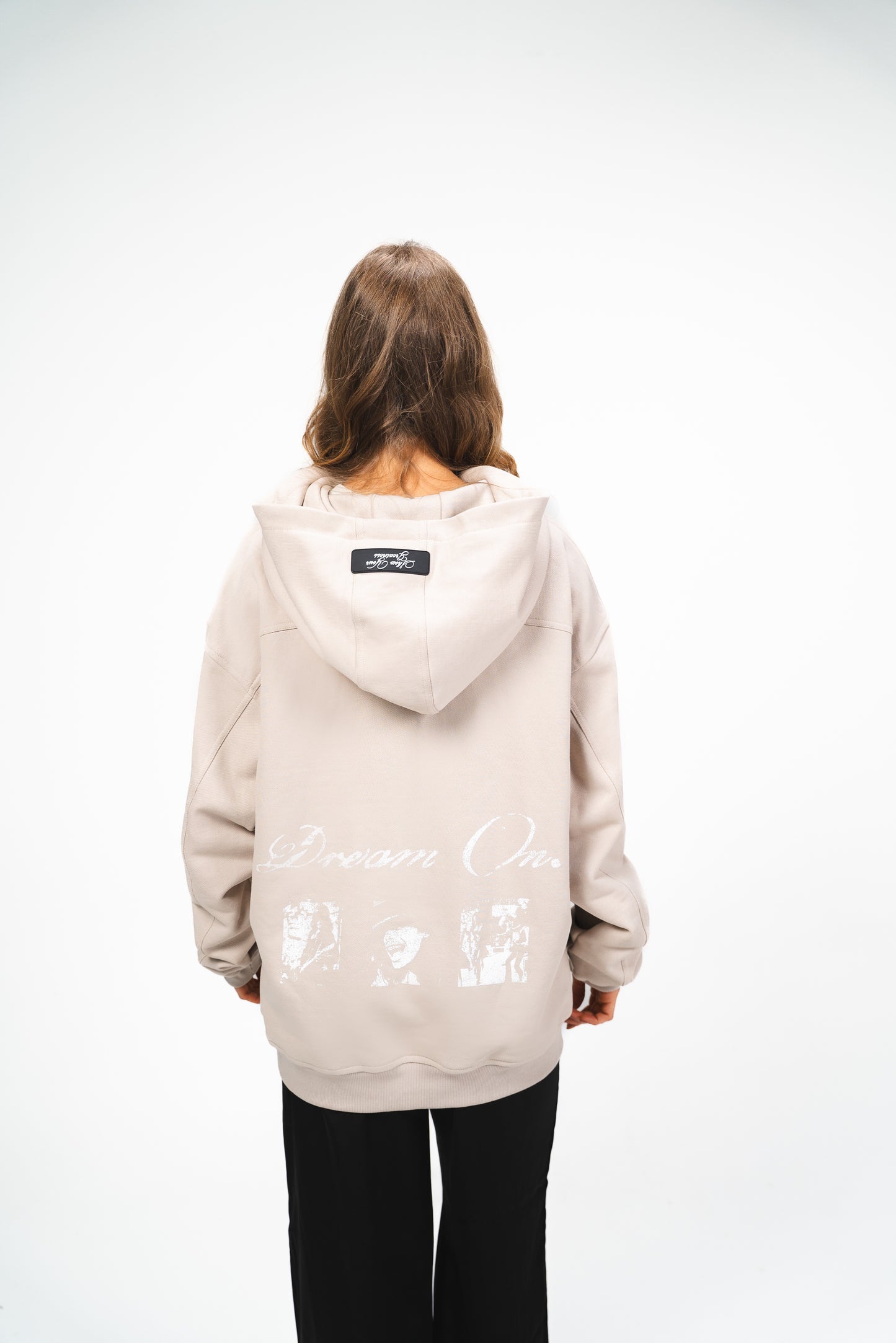 HOODIE UNBROKEN DREAM - 420 GRAMOS - MUJER
