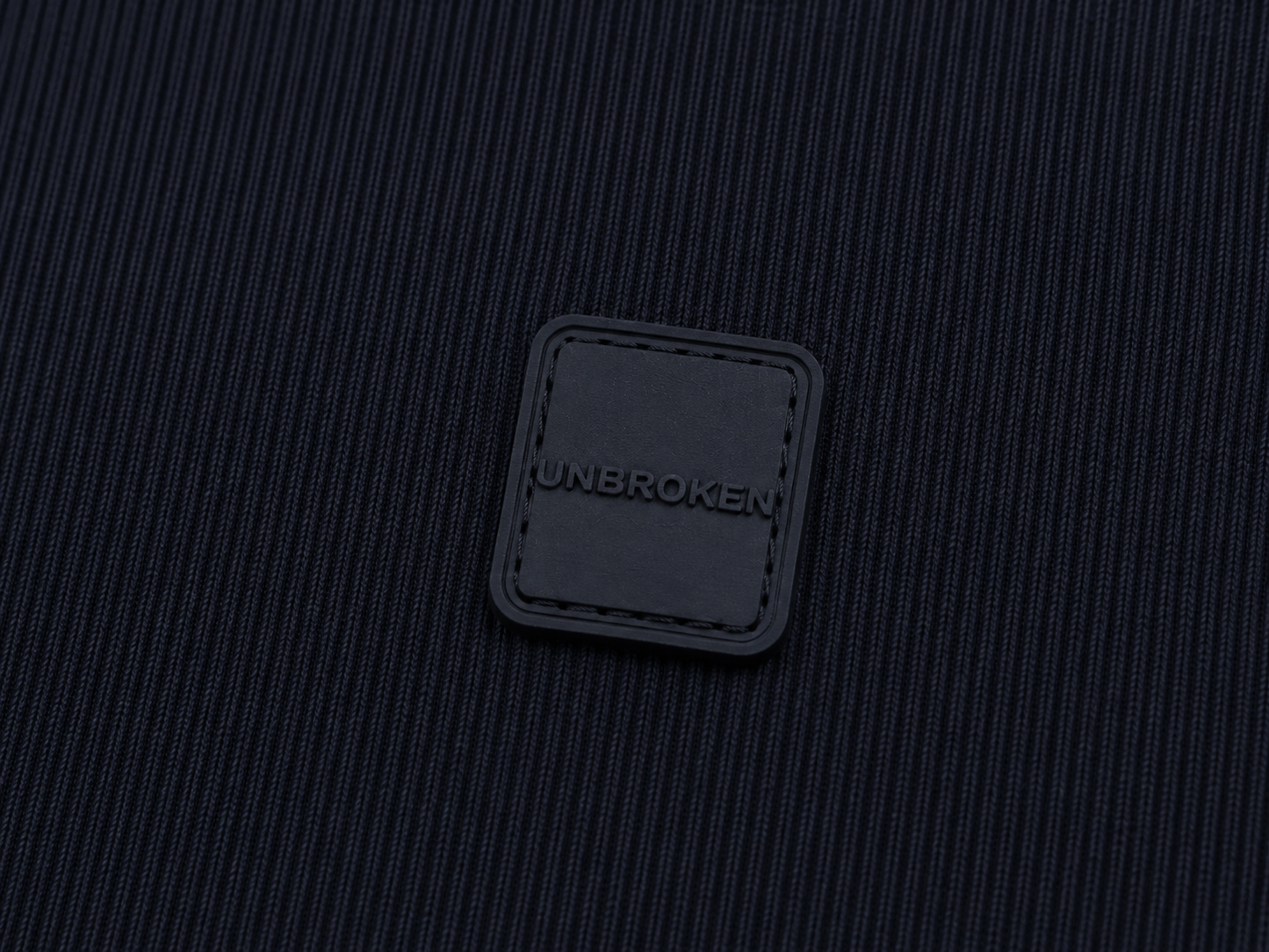 ESSENTIAL — RIBBED COTTON T-SHIRT - BLACK
