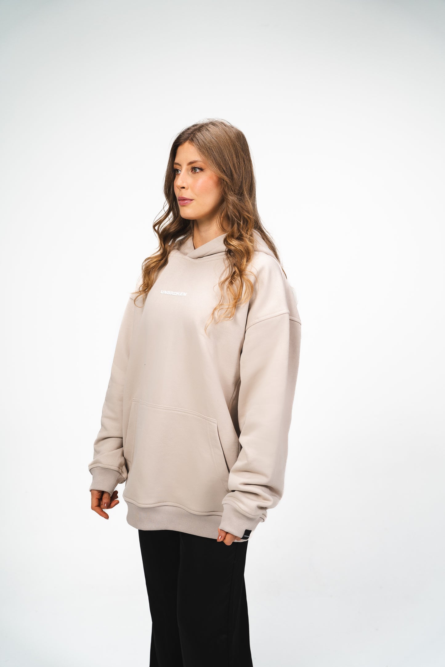 HOODIE UNBROKEN DREAM - 420 GRAMOS - MUJER