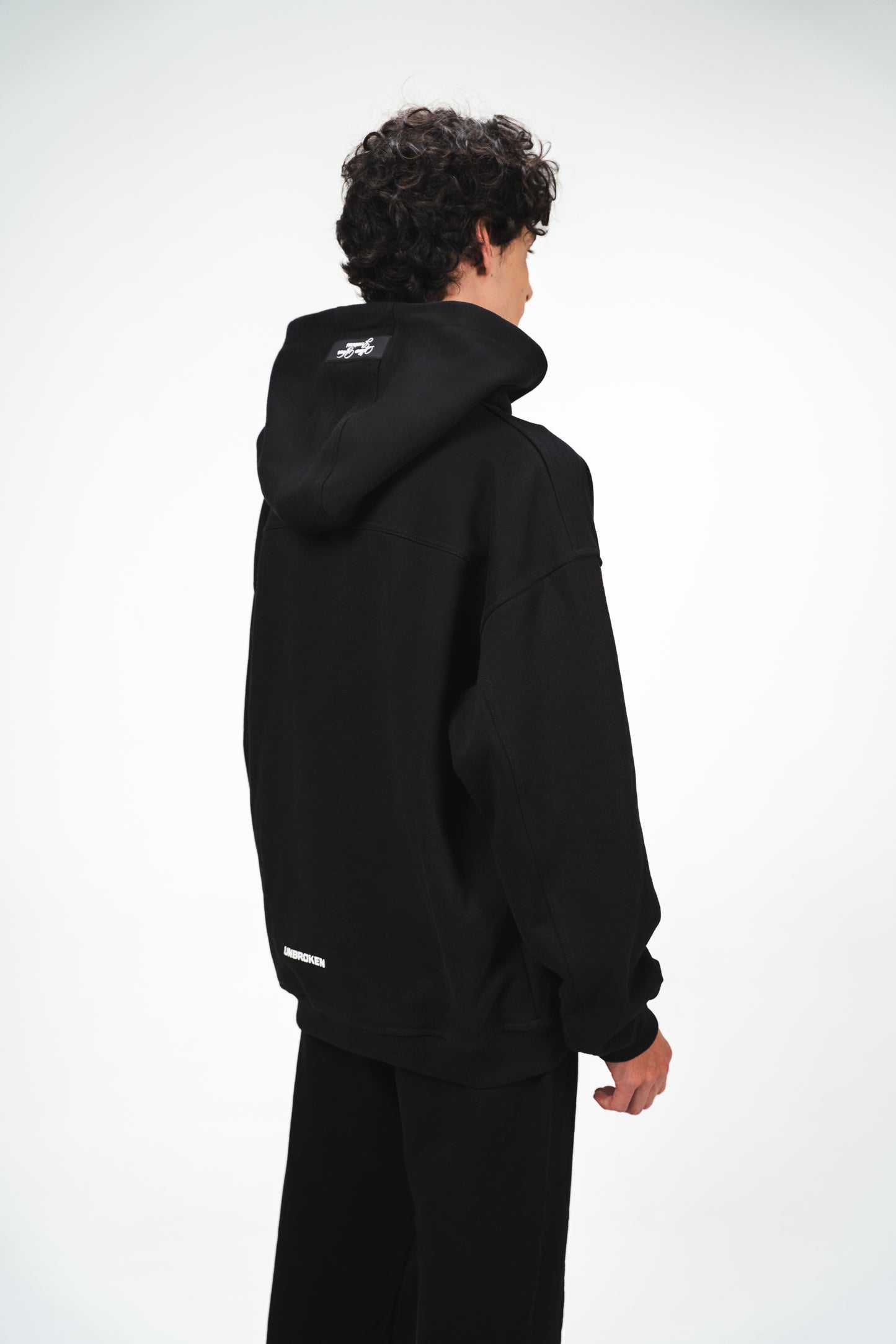HOODIE UNBROKEN ICONS - 420 GRAMOS